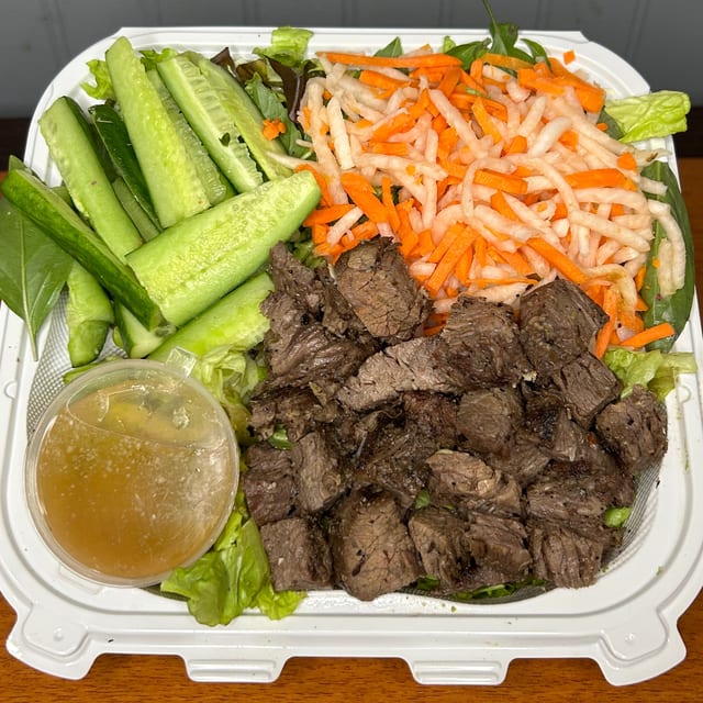 Grilled Beef Salad Bowl.