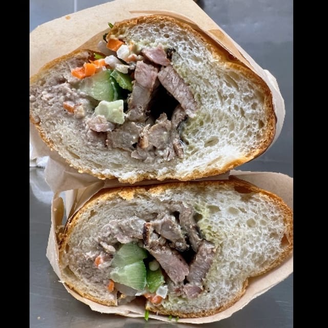5. Grilled Pork (Thit Nuong).
