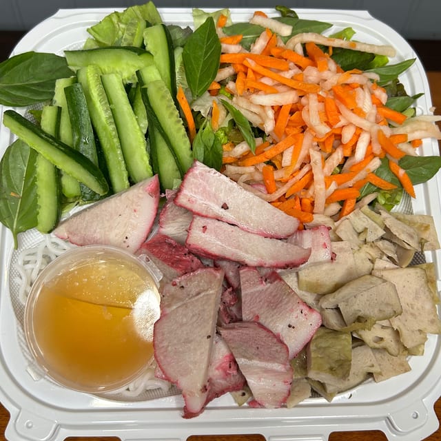 Combo Salad Bowl.